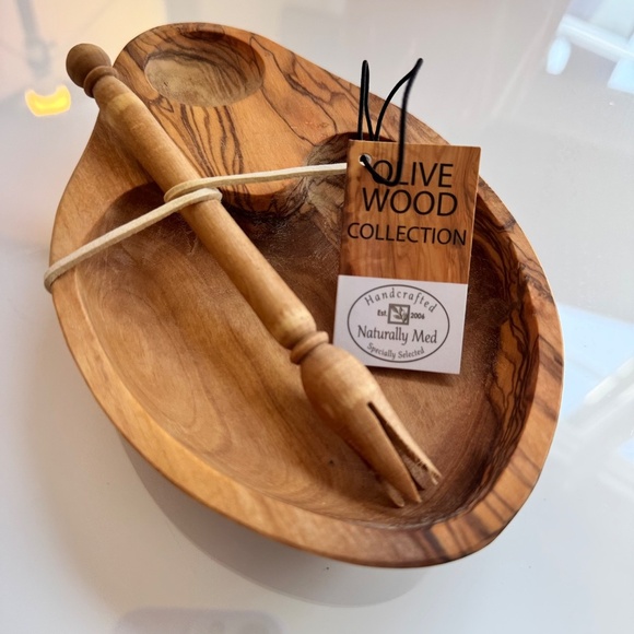 New! Handmade Olive Wood Bowl & Fork + Flaky Sea Salt Bundle - Picture 2 of 3